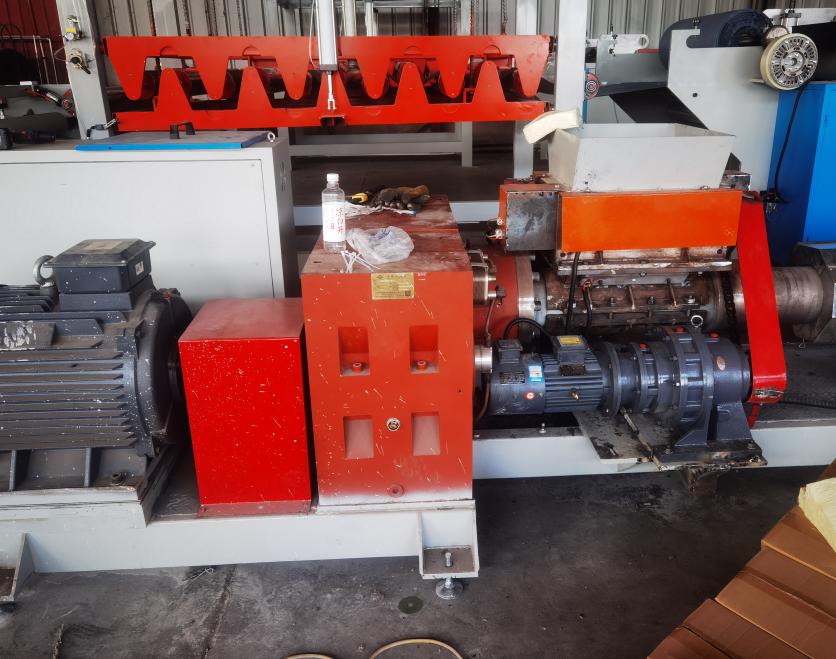 Γραμμή παραγωγής αδιάβροχης μεμβράνης από καουτσούκ βουτυλίου